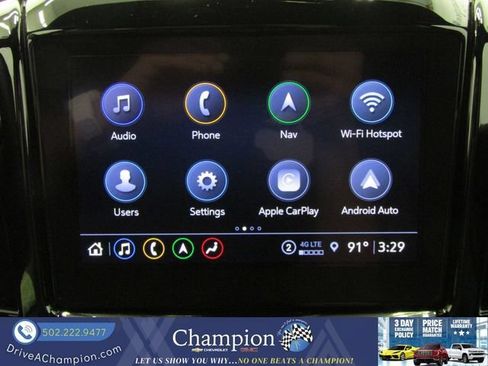 Used 2022 Chevrolet Traverse RS FWD image 5