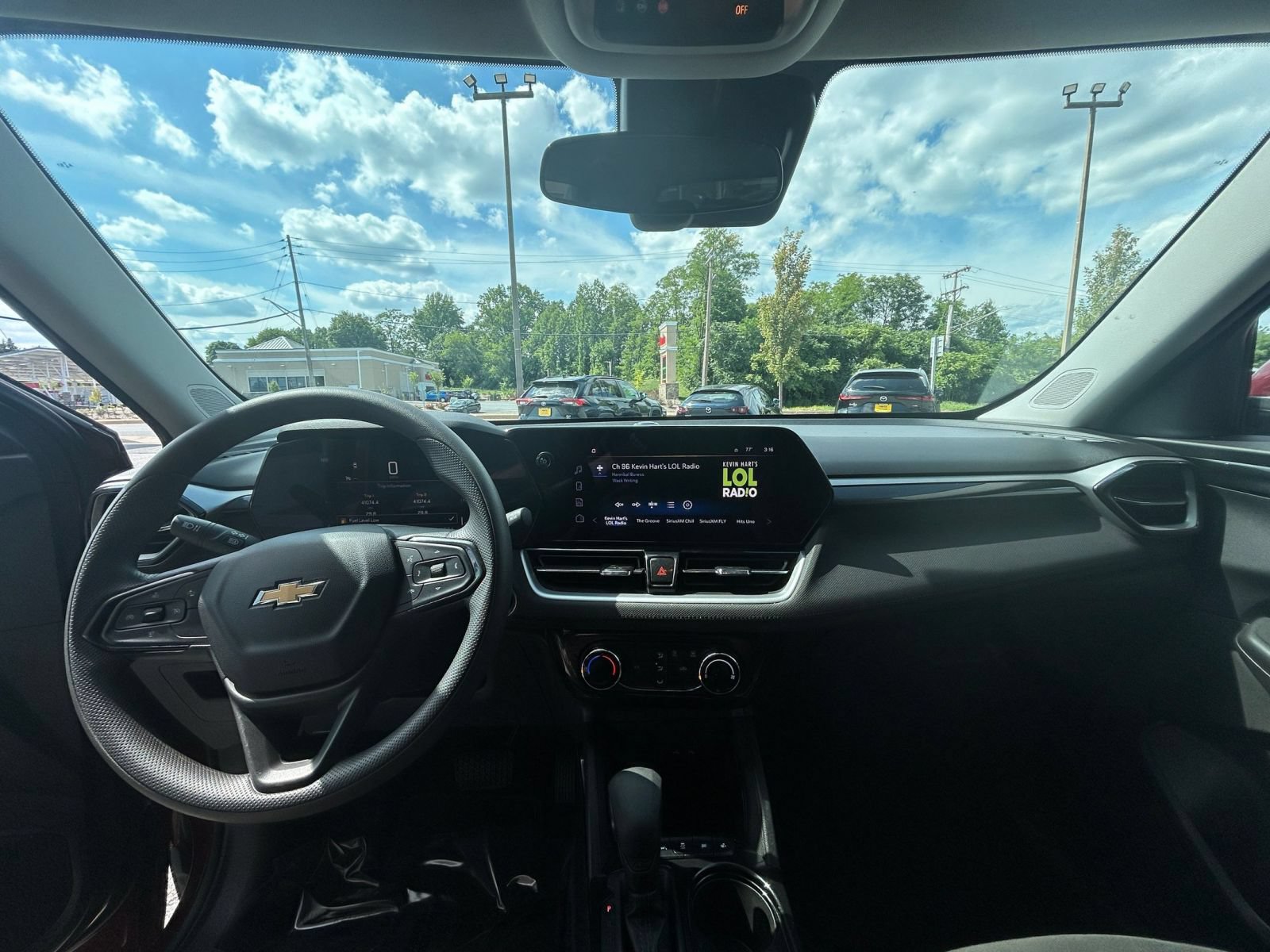 Used 2025 Chevrolet TrailBlazer LT FWD image 27