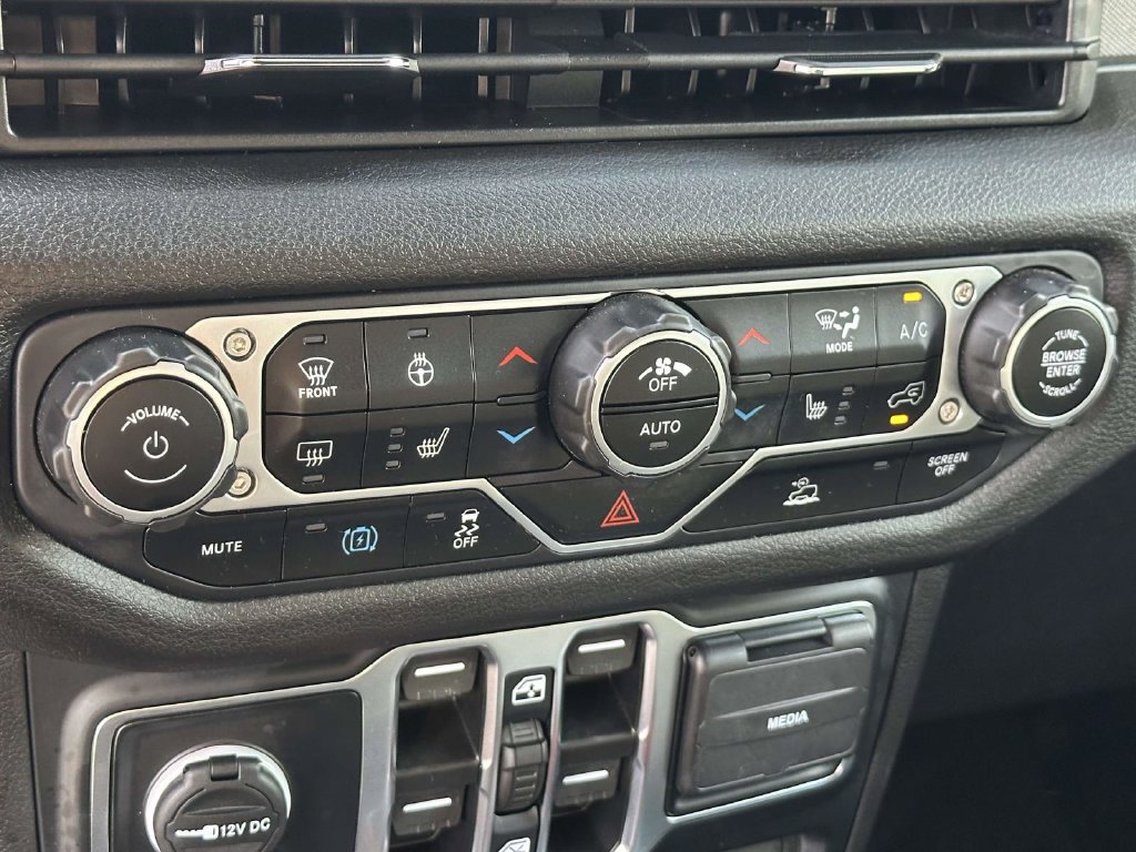 Used 2024 Jeep Wrangler Unlimited AWD/4WD image 20