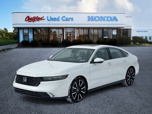 Used 2025 Honda Accord Touring image 1