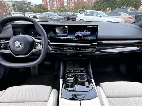 Used 2025 BMW 530i w/ Premium Package image 14