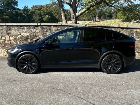 Used 2022 Tesla Model X image 8
