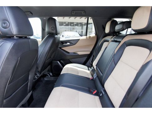 Used 2025 Chevrolet Equinox ACTIV w/ Convenience Package III image 31