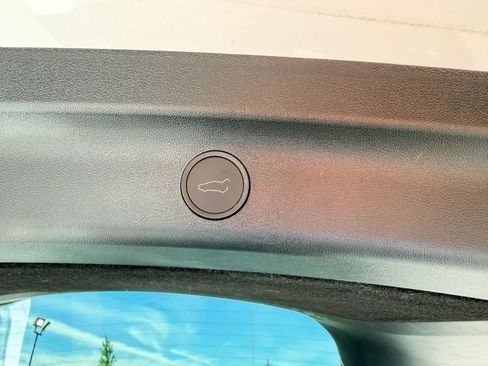 Used 2023 Tesla Model Y Long Range AWD/4WD image 36