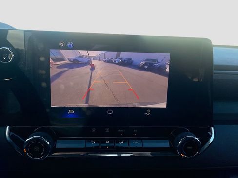 Used 2025 Chevrolet Colorado W/T image 13