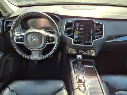 Used 2018 Volvo XC90 T5 Momentum w/ Convenience Package FWD image 13