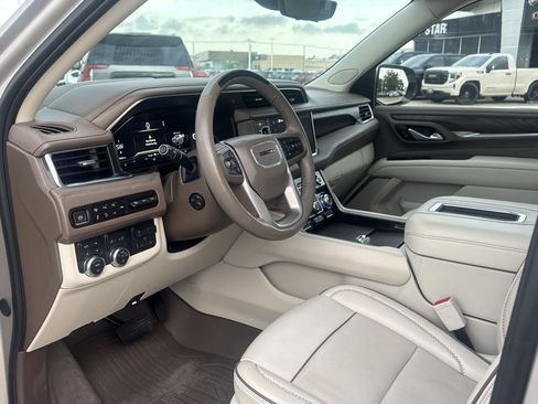 Used 2024 GMC Yukon Denali w/ Denali Reserve Package AWD/4WD image 5