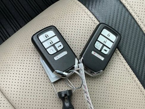Used 2018 Honda Civic EX-L image 17