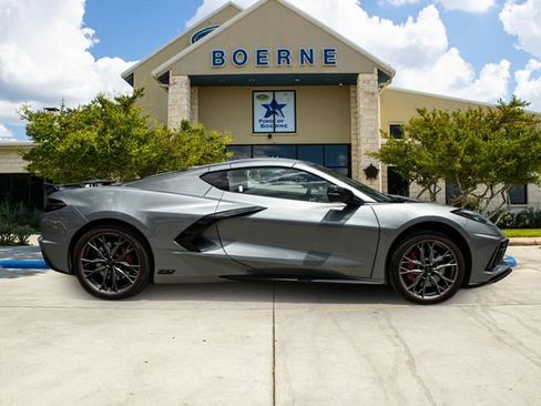 Used 2024 Chevrolet Corvette Stingray Preferred Cpe w/ Z51 Performance Package RWD image 6