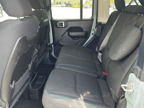 Used 2024 Jeep Wrangler Unlimited Rubicon 4xe AWD/4WD image 7