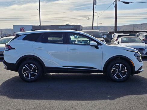 Used 2024 Kia Sportage LX AWD/4WD image 6