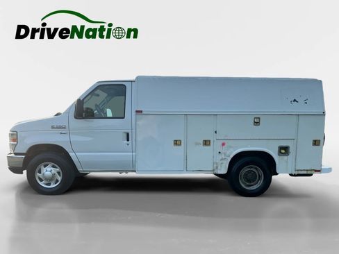 Used 2012 Ford E-350 and Econoline 350 Super Duty w/ Class I Trailer Tow Pkg image 8