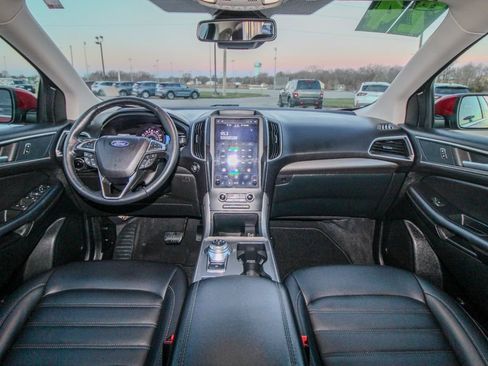 Used 2024 Ford Edge SEL image 10