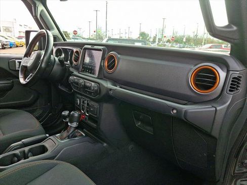 Certified 2021 Jeep Gladiator Mojave image 11