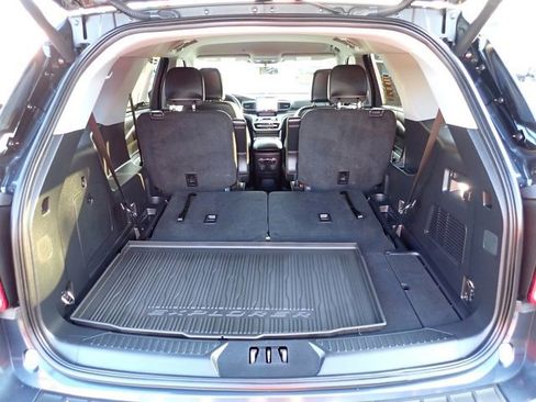 Certified 2022 Ford Explorer XLT w/ Equipment Group 202A image 9