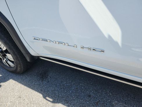 Certified 2025 GMC Sierra 2500 Denali w/ Denali Reserve Package AWD/4WD image 2
