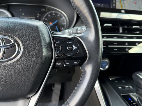 Used 2022 Toyota Venza Limited AWD/4WD image 24