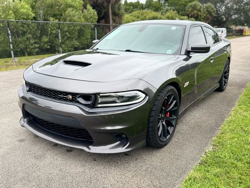 Used 2019 Dodge Charger Scat Pack w/ Dynamics Package image 4
