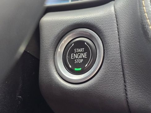 Used 2023 GMC Yukon SLT AWD/4WD image 36