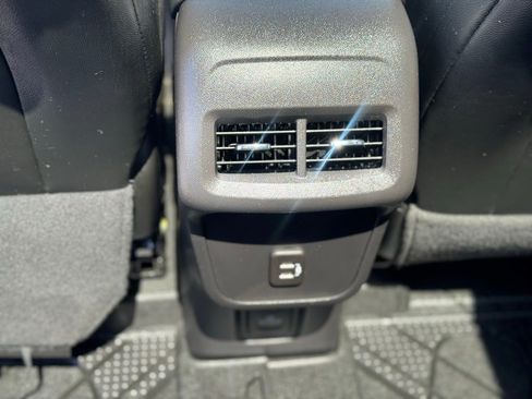 Used 2024 Chevrolet Equinox RS w/ RS Leather Package AWD/4WD image 25