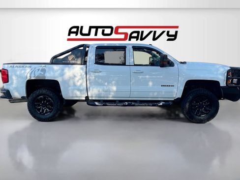 Used 2017 Chevrolet Silverado 2500 LT AWD/4WD image 8