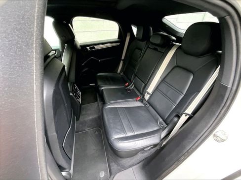 Certified 2023 Porsche Cayenne Platinum Edition AWD/4WD image 22