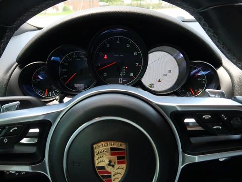 Used 2017 Porsche Cayenne AWD/4WD image 15