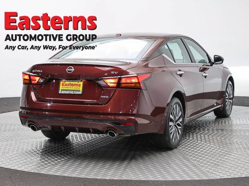 Used 2024 Nissan Altima 2.5 SV w/ SV Premium Package AWD/4WD image 5