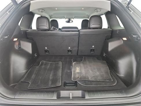 Used 2019 Jeep Cherokee Latitude Plus image 28