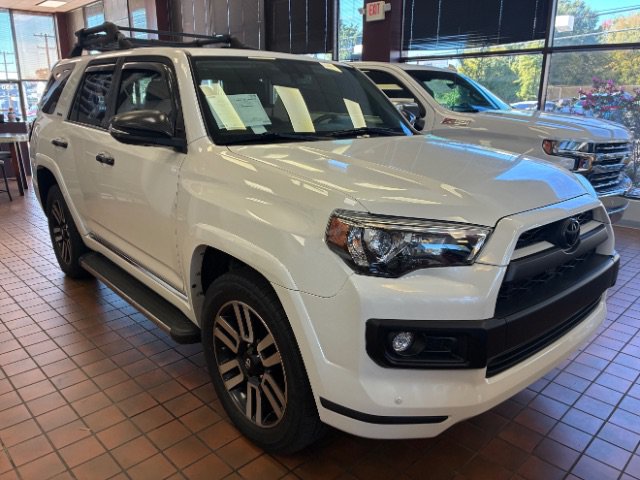 Used 2016 Toyota 4Runner Limited AWD/4WD image 1
