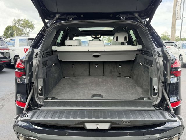 Used 2026 BMW X5 xDrive40i w/ M Sport Package AWD/4WD image 8