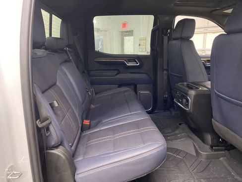 Used 2023 Chevrolet Silverado 1500 High Country w/ Technology Package AWD/4WD image 17