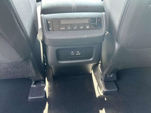 Used 2025 Nissan Pathfinder SV AWD/4WD image 14