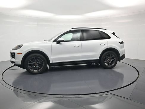 Certified 2026 Porsche Cayenne AWD/4WD image 2
