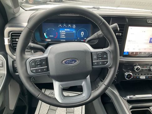New 2026 Ford F250 Lariat w/ Black Appearance Package AWD/4WD image 21