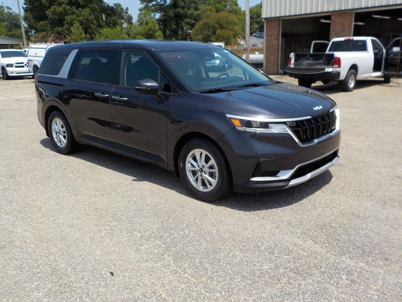 Used 2022 Kia Carnival LX FWD image 7