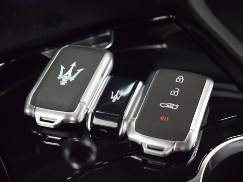 Certified 2024 Maserati Grecale Modena image 44