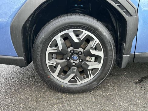 Used 2025 Subaru Forester AWD/4WD image 9