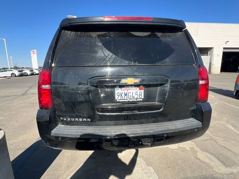 Used 2019 Chevrolet Suburban LT AWD/4WD image 7
