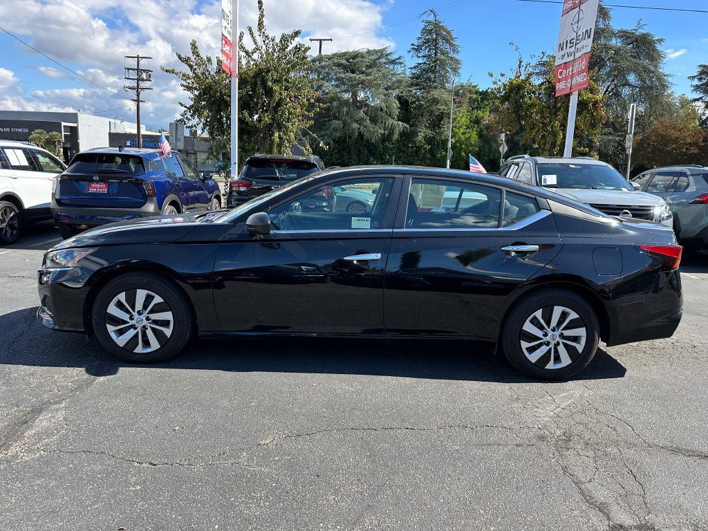 Used 2025 Nissan Altima 2.5 S FWD image 3