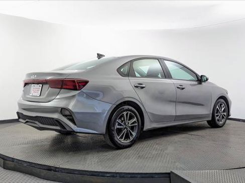 Used 2024 Kia Forte LXS FWD image 8
