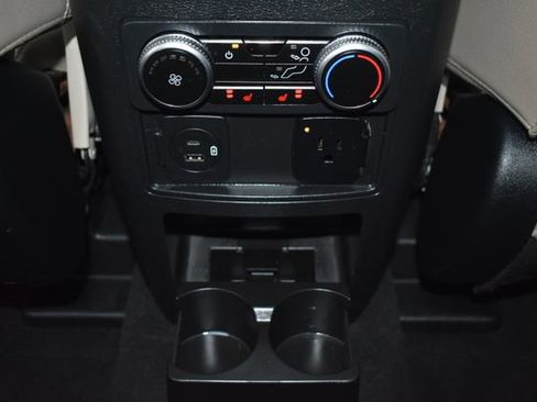 Used 2022 Ford Explorer Limited image 42