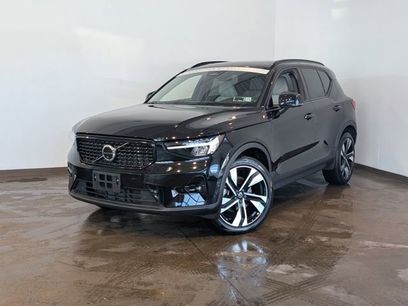 Used 2023 Volvo XC40 B5 Plus w/ Protection Package Premier