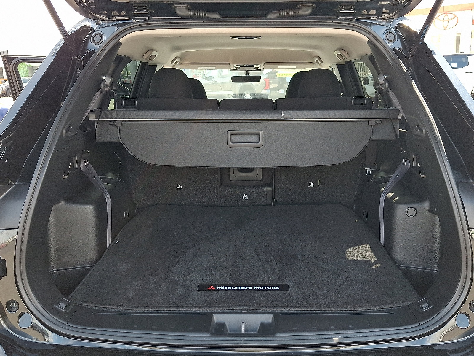 Used 2025 Mitsubishi Outlander ES AWD/4WD image 29