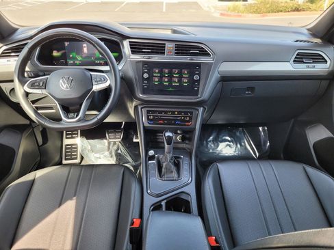 Certified 2023 Volkswagen Tiguan SE R-Line FWD image 18