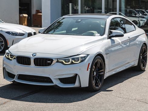 Used 2019 BMW M4 Coupe w/ Executive Package RWD image 3