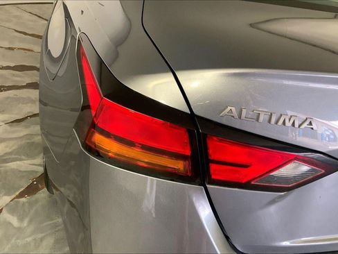 Used 2025 Nissan Altima 2.5 SV FWD image 27