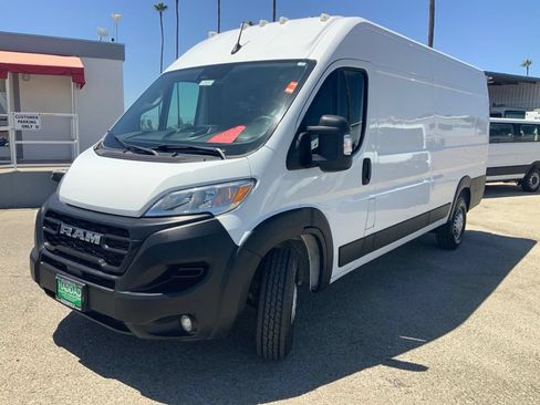 Used 2025 RAM ProMaster 3500 w/ Convenience Group FWD image 3