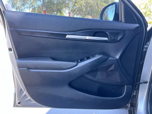 Used 2023 Kia Seltos LX AWD/4WD image 9