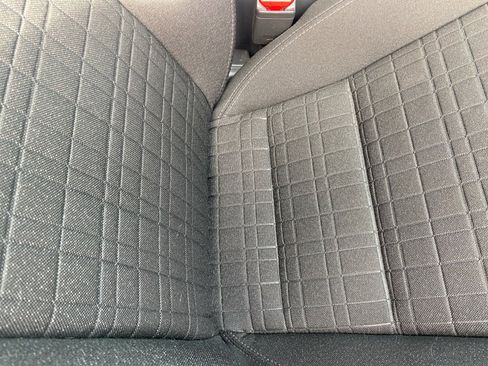 Certified 2025 Honda HR-V LX image 32